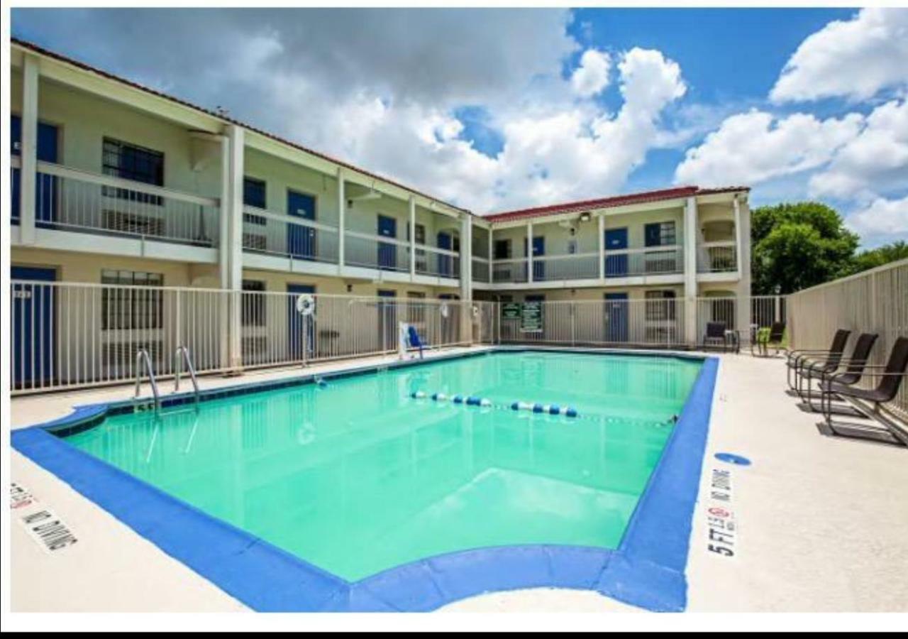 Scottish Inns & Suites Texas City Exteriör bild