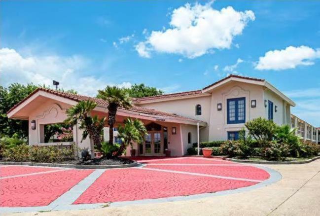 Scottish Inns & Suites Texas City Exteriör bild